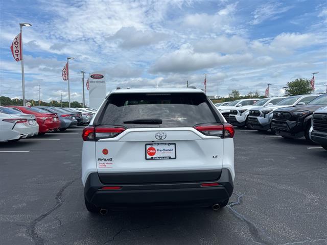 $21490 : PRE-OWNED 2019 TOYOTA RAV4 LE image 6