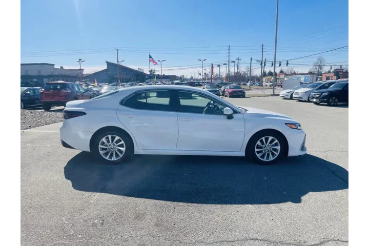 $19850 : 2022 Camry LE image 8