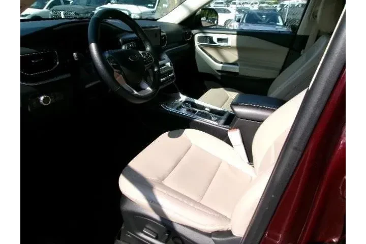 $29996 : Ford Explorer 2022 AWD XLT 4 image 8