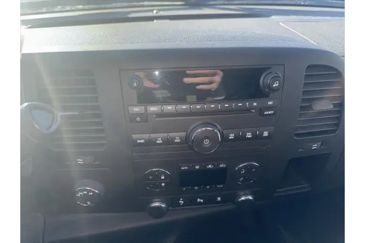 $10977 : GMC Sierra 1500 2011 4x4 SLE image 9