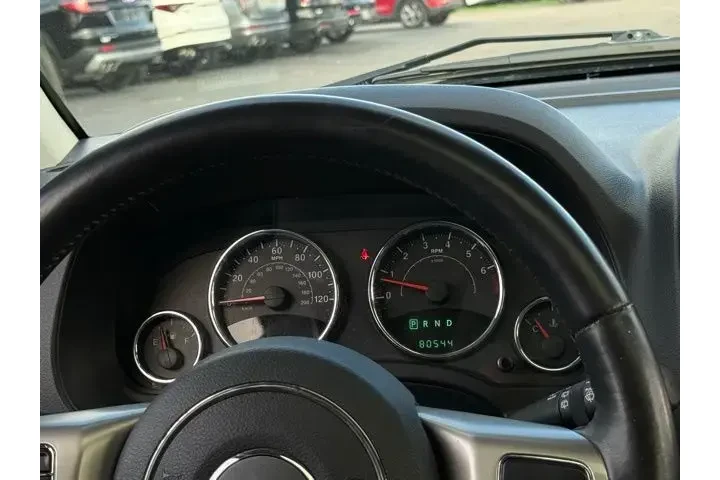 $8000 : Jeep Compass 2012 4x4 Limite image 6