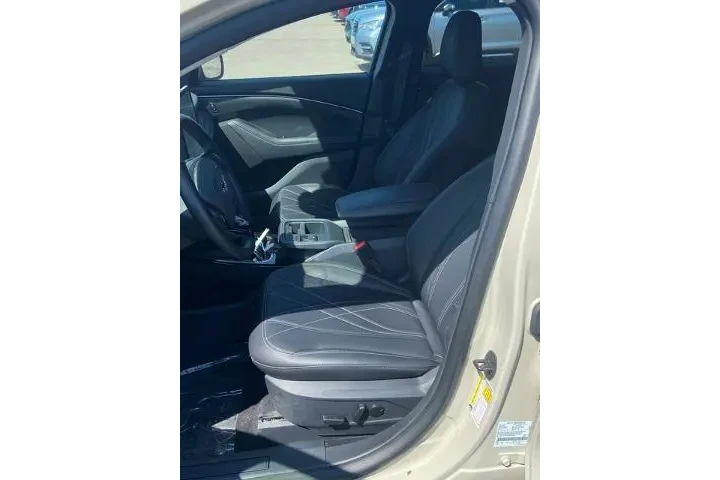 $32198 : Ford Mustang Mach-E 2025 AWD image 5