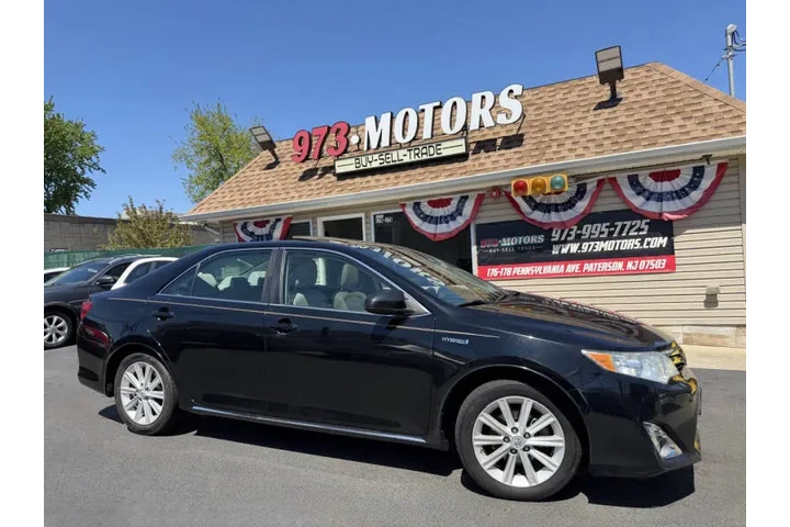 $7899 : 2014 Camry Hybrid XLE image 1