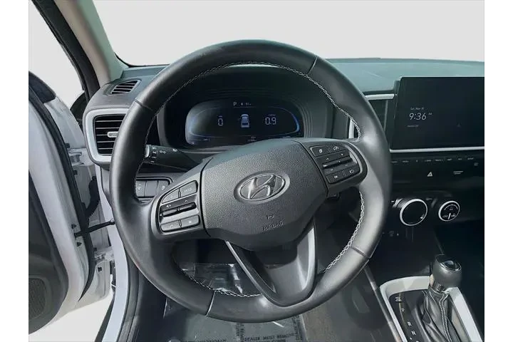 $17126 : Hyundai VENUE 2023 Limited 4 image 8