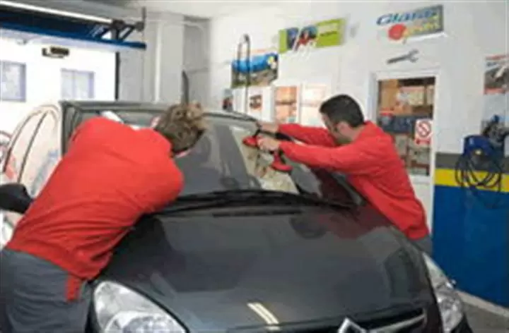 $100 : IN-N-OUT AUTO GLASS L.A. image 2
