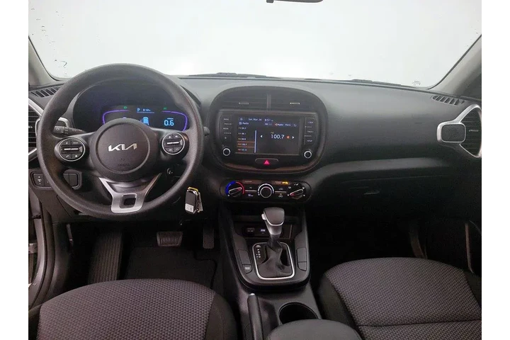 $17998 : Kia Soul 2023 LX 4dr Crossov image 9