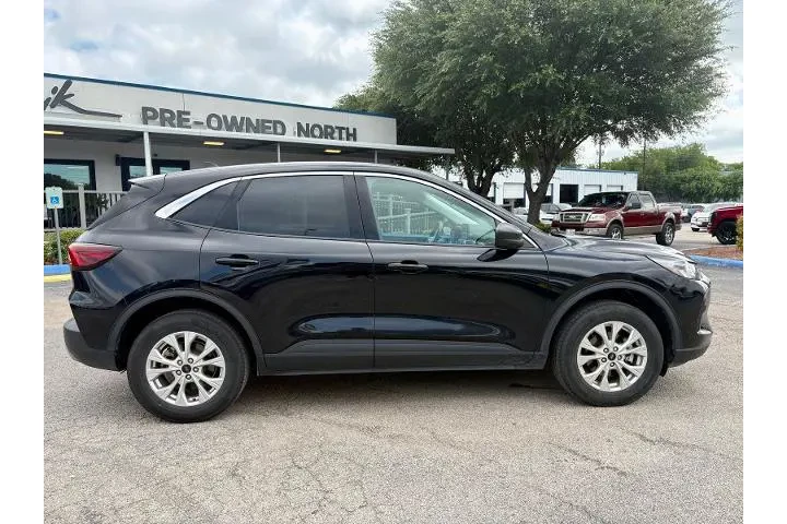 $20770 : Ford Escape 2024 AWD Active image 9