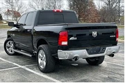 $21500 : Ram 1500 2018 4x4 SLT 4dr Cr thumbnail