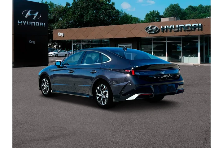 $18990 : Hyundai SONATA 2024 SEL 4dr image 5