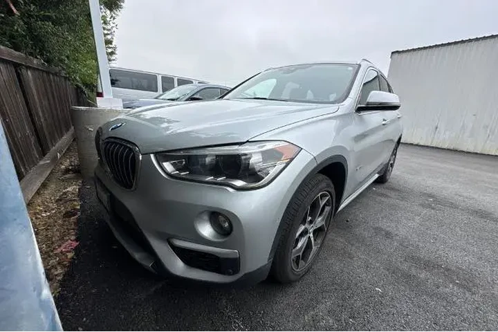 $12947 : BMW X1 2017 sDrive28i 4dr SU image 3