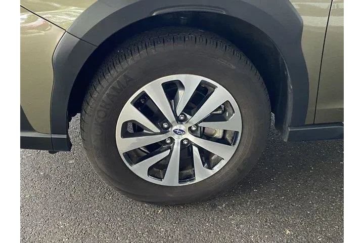 Subaru Outback 2023 AWD Prem image 9