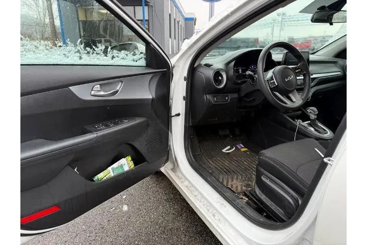 $16575 : Kia Forte 2022 FE 4dr Sedan image 10
