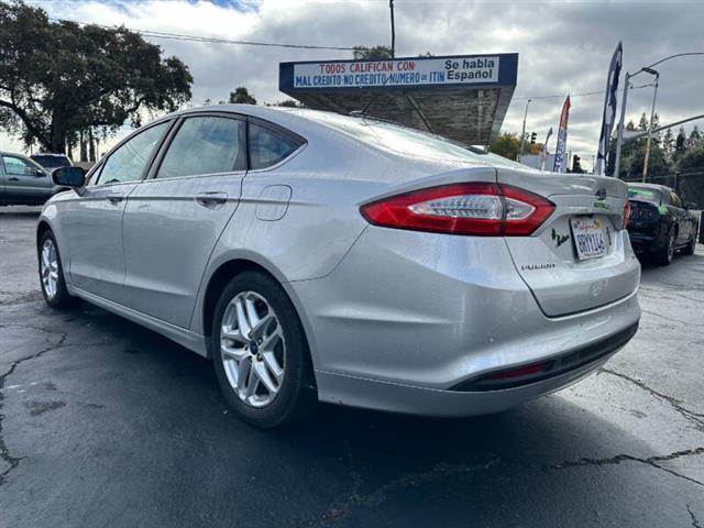 2015 Fusion SE image 5