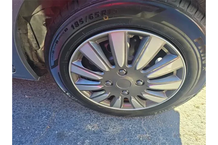 $3990 : Honda Fit 2009 Base 4dr Hatc image 8