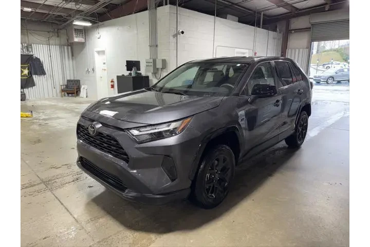 $29291 : Toyota RAV4 2025 LE 4dr SUV image 1