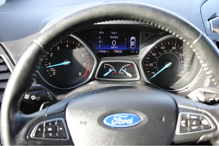 $11495 : 2017 Escape Titanium FWD image 9