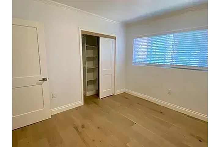 $2600 : Charming HOME IN LAWNDALE image 5