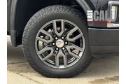 $38444 : GMC Sierra 1500 2020 4x4 AT4 thumbnail