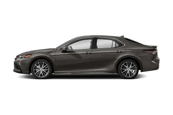 $25800 : 2023 Camry SE Sedan 4D image 3