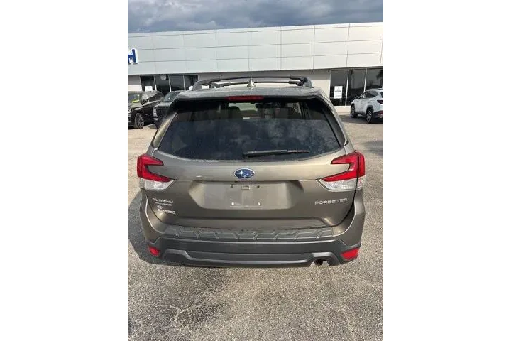 $17800 : Subaru Forester 2019 AWD Pre image 7