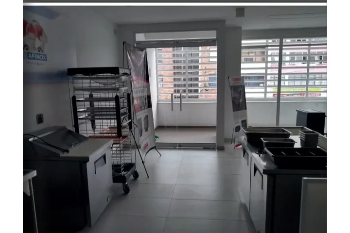 $1500000000 : Venta de casa para tu negocio image 4