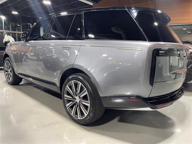 $118990 : Land Rover image 8