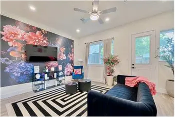 $3800 : Rental property with 3 bedro image 3