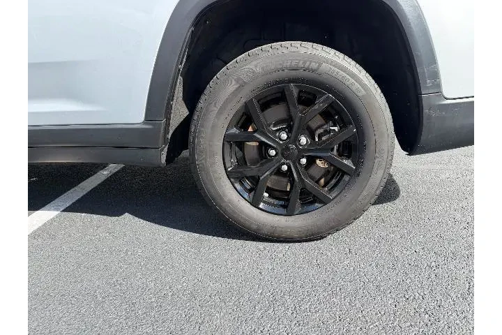 $33495 : Jeep Grand Cherokee L 2024 4 image 10