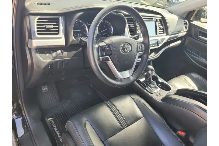 $24551 : Toyota Highlander 2018 AWD S image 9