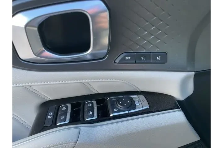 $35992 : Kia Sorento Hybrid 2024 AWD image 5