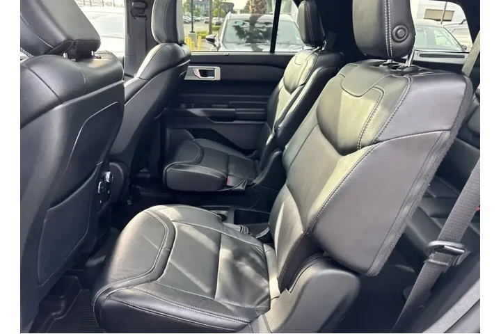 $28989 : Ford Explorer 2020 AWD ST 4d image 6