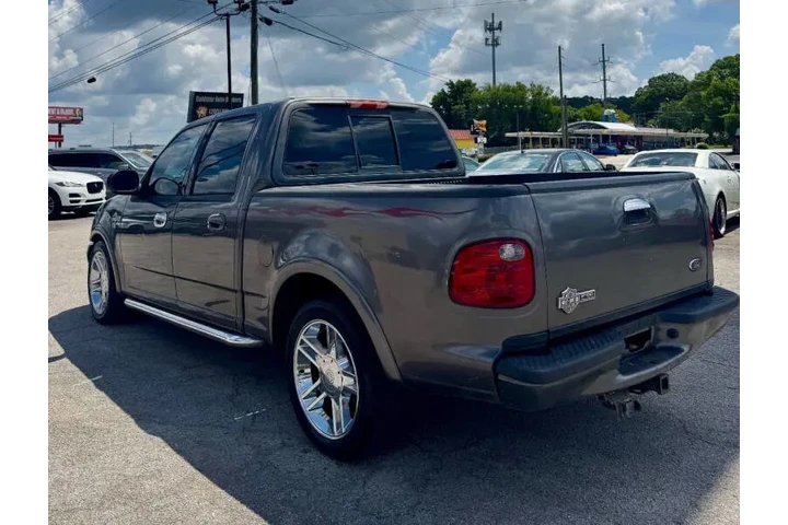 $8900 : 2017 Charger SE image 4