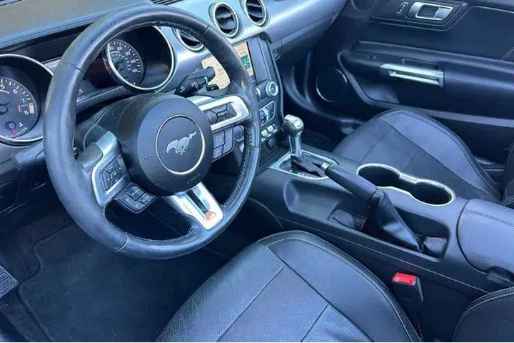 $26398 : Ford Mustang 2019 GT Premium image 4