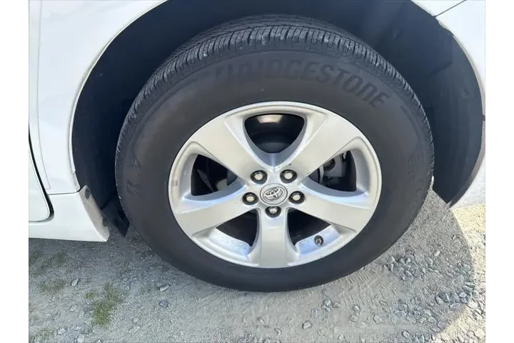 $12999 : Toyota Sienna 2017 LE 7-Pass image 9