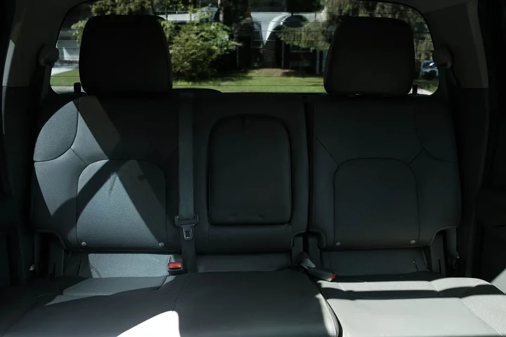 $8000 : 2012 Nissan Frontier SL 4D V6 image 7