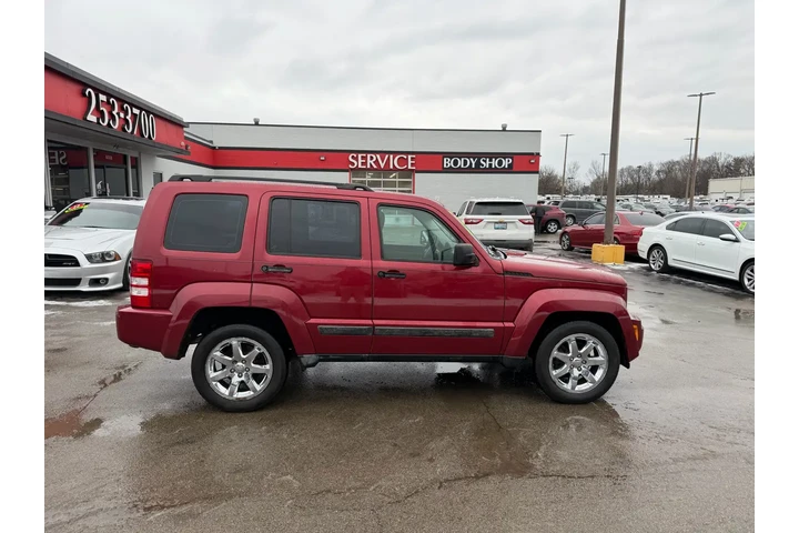 $5980 : 2012 Liberty 4WD 4dr Sport image 1