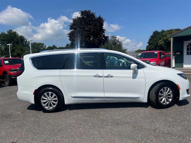 $14990 : 2018 Pacifica image 4