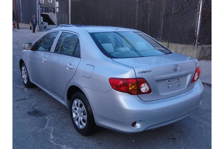 $8950 : 2010 Corolla LE image 5