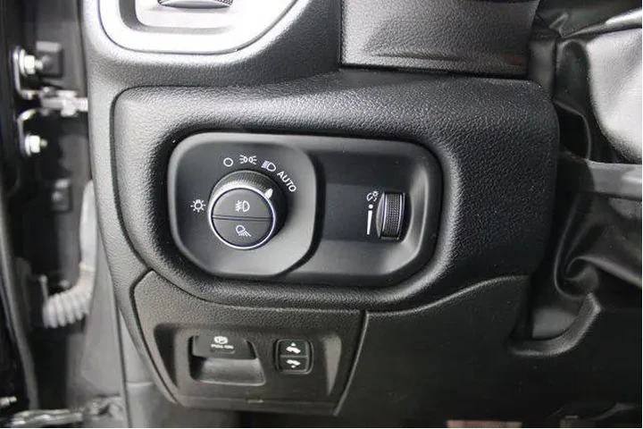 $39635 : Ram 1500 2022 4x4 Big Horn 4 image 8