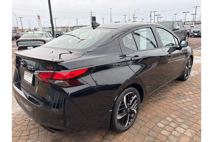 $17798 : 2023 Versa 1.6 SR image 5