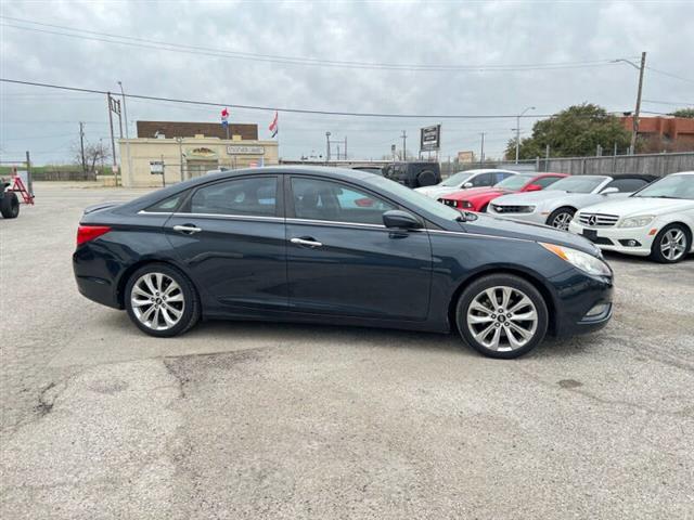 $7900 : 2013 Sonata Limited image 9