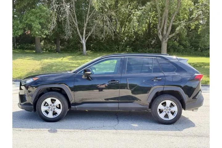 $15999 : 2021 RAV4 XLE image 10