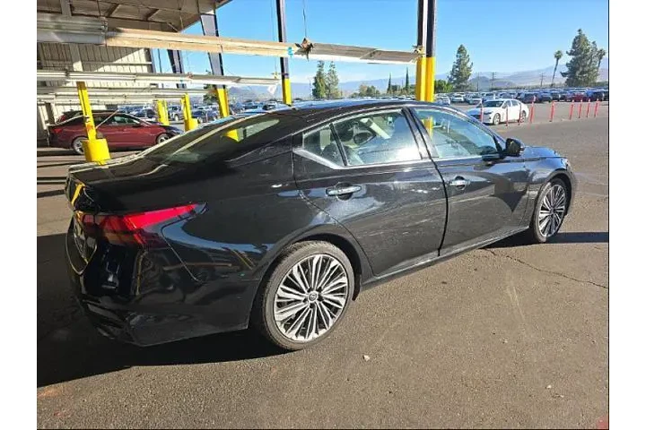 $20995 : Nissan Altima 2023 2.5 SL 4d image 3