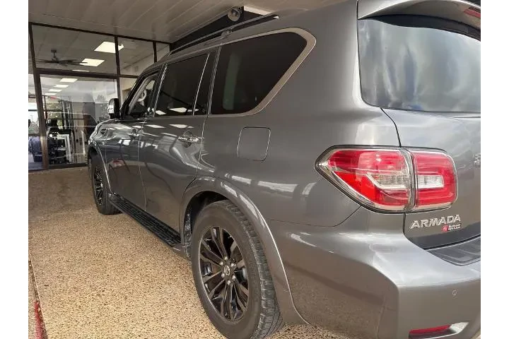$12101 : Nissan Armada 2018 4x2 SV 4d image 3