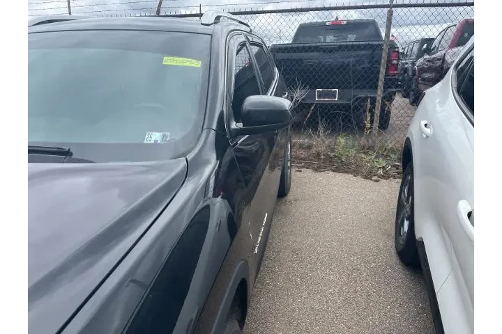 $13600 : Jeep Cherokee 2019 4x4 Latit image 6