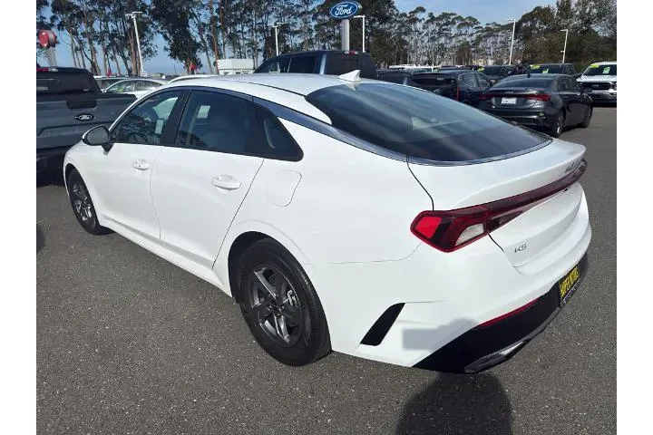 $18995 : Kia K5 2023 LXS 4dr Sedan image 2
