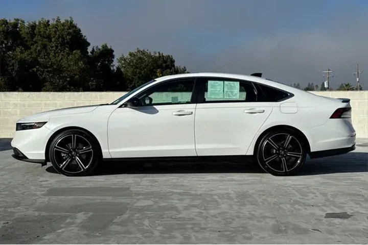 $29811 : Honda Accord Hybrid 2025 Spo image 6