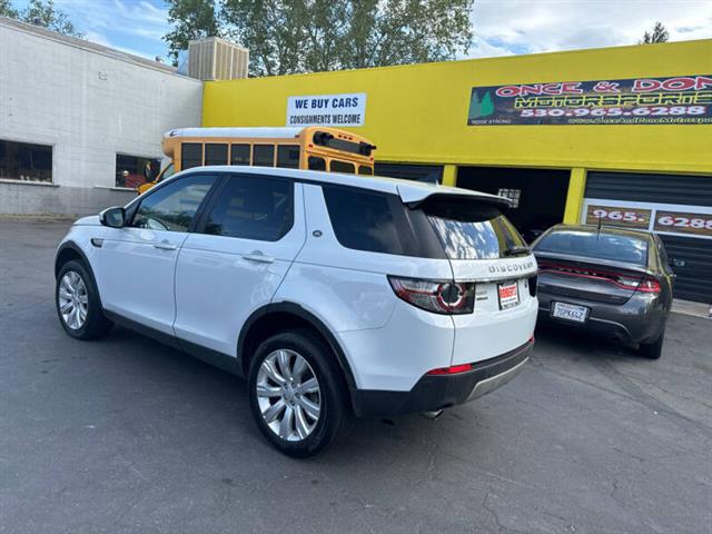 $12395 : 2016 Land Rover Discovery Spo image 6