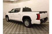 $39995 : Toyota Tundra 2024 4x4 SR5 4 thumbnail
