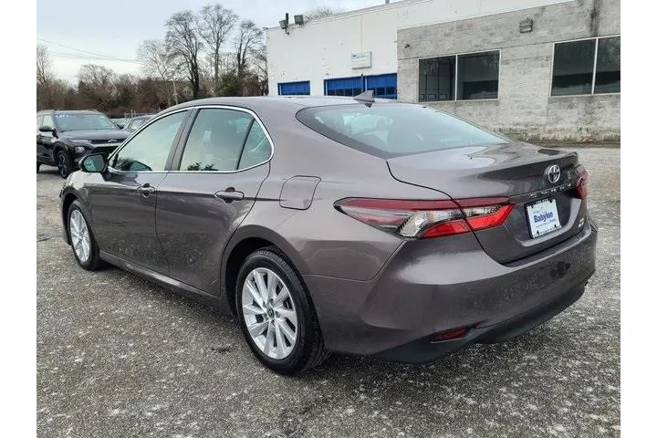 $25672 : Toyota Camry 2023 AWD LE 4dr image 3